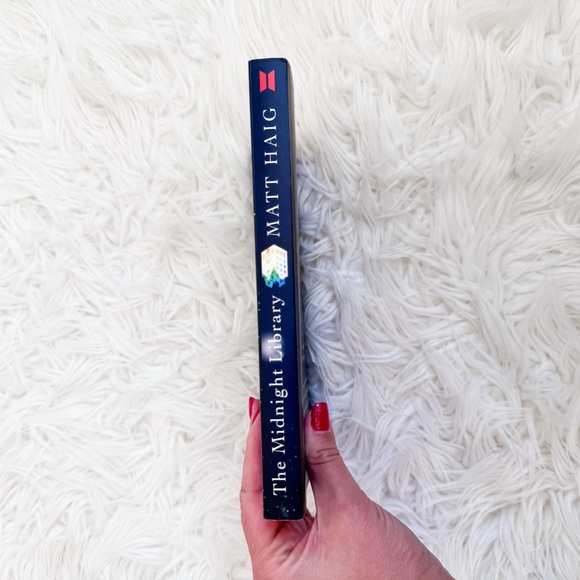 The Midnight Library by Matt Haig - Picture 6 of 7